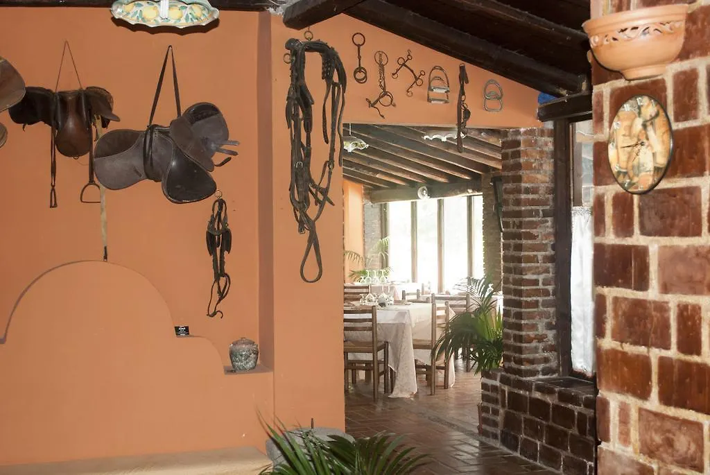 Agriturismo Fattoria Di Grenne Ficarra Italien