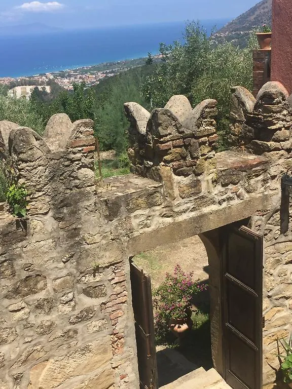 Agriturismo Fattoria Di Grenne Ficarra