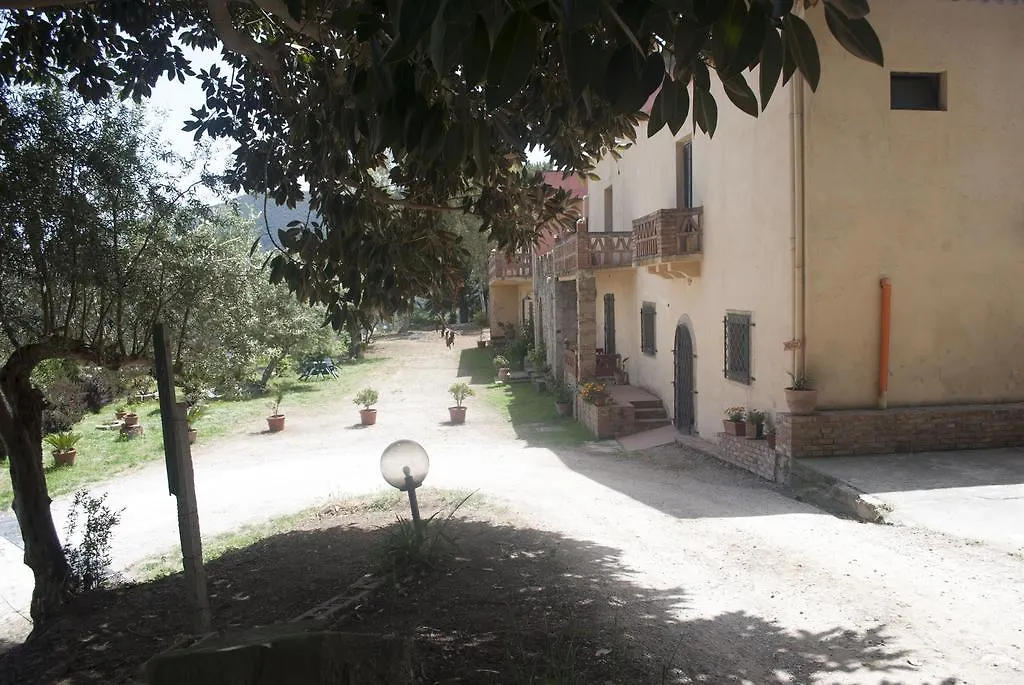 Agriturismo Fattoria Di Grenne Ficarra